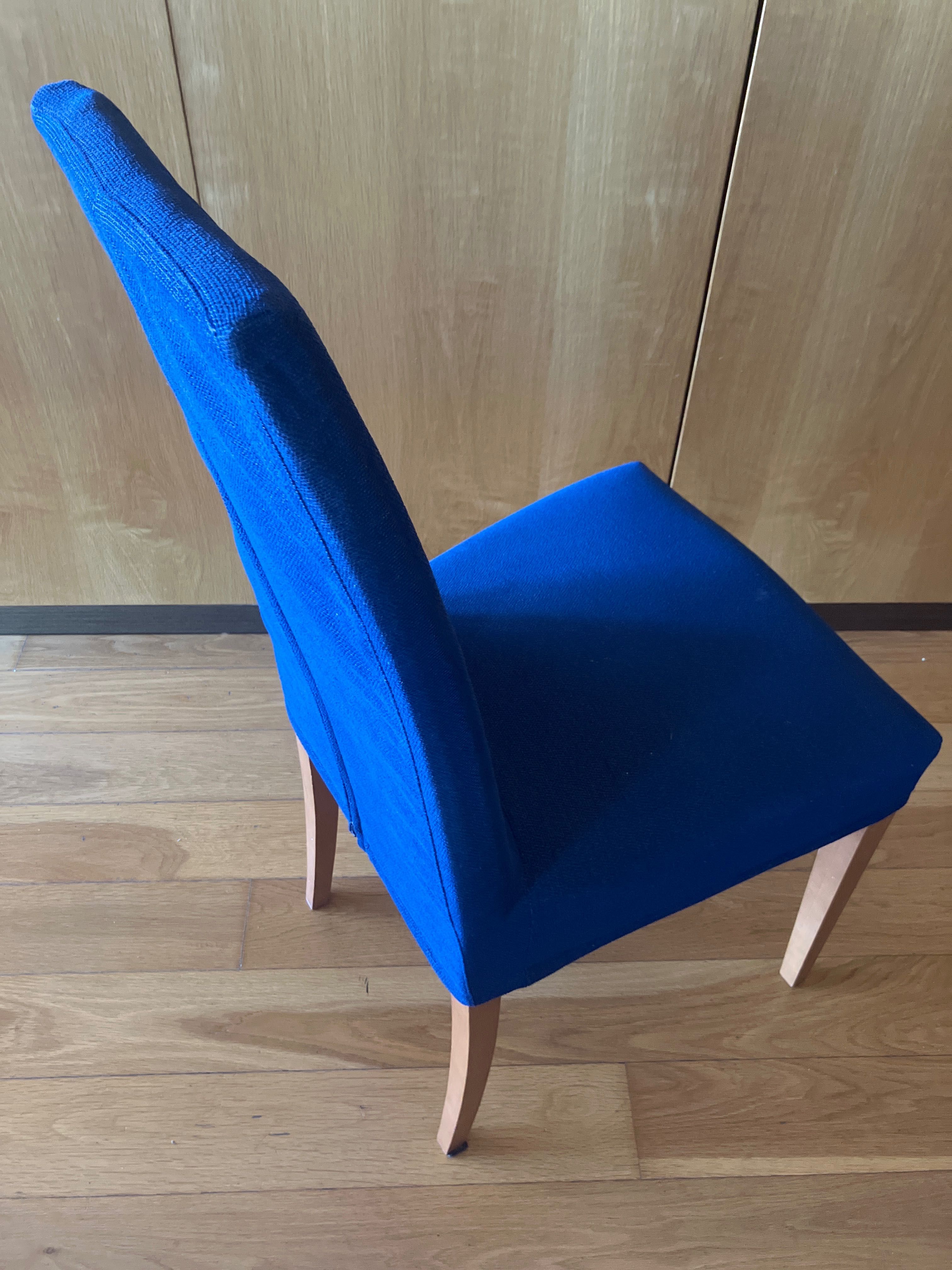 Mesa e cadeiras de sala