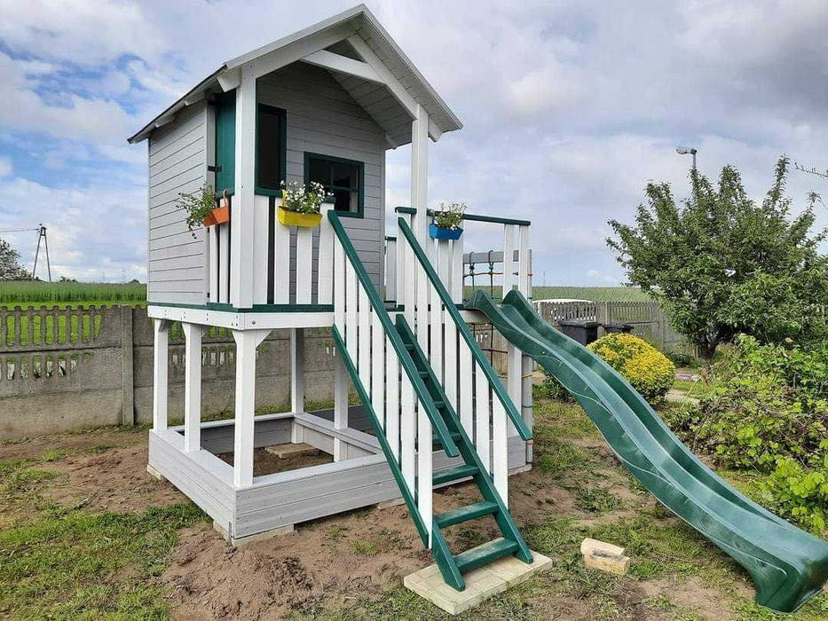 Domek drewniany dla dziecka, plac zabaw, prezent na zajączka,