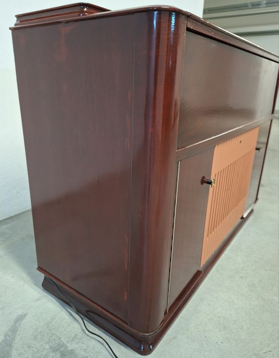 Móvel Philips com rádio e gira discos