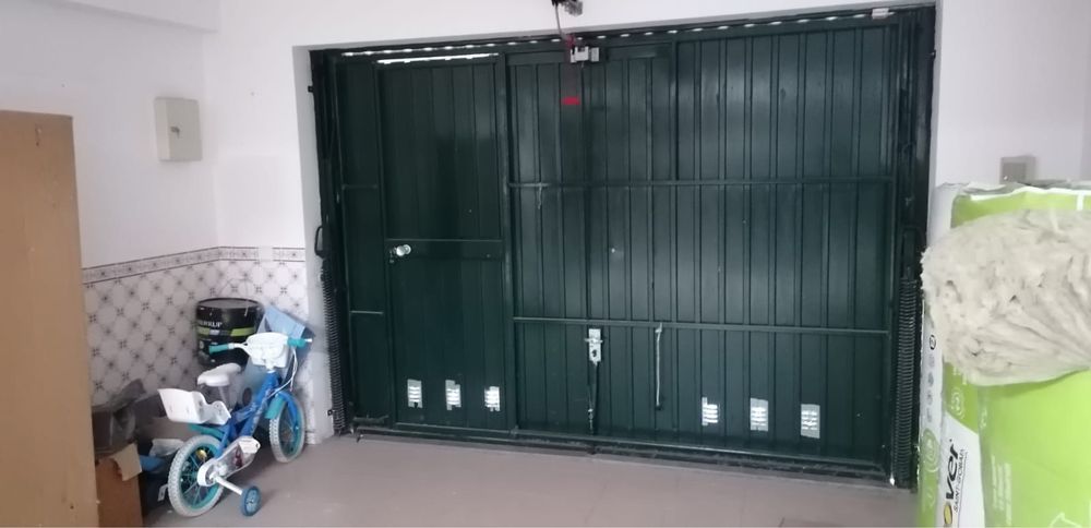 Portão basculante automático