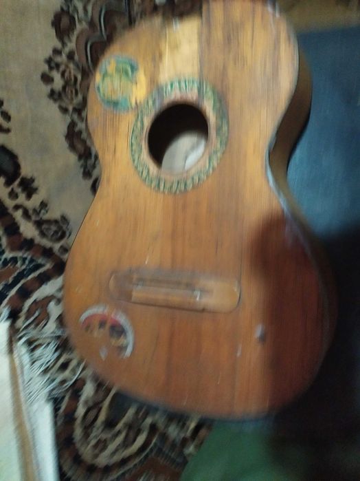 Гітара під ремонт