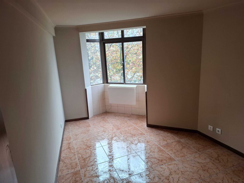 Arrenda-se apartamento T1 duplex renovado em Paranhos
