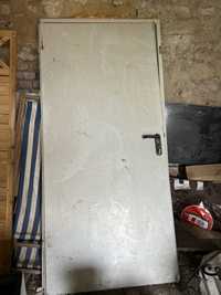 Drzwi zewnętrzne metalowe z futryną na budowę sprzedam