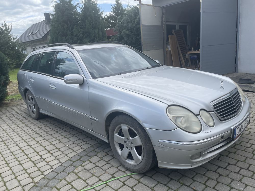 Mercedes e klasa 211