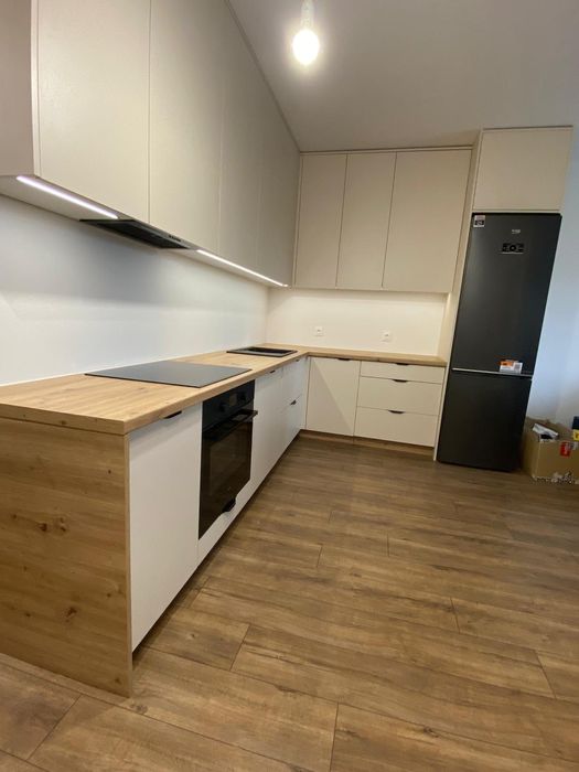 Kuchnia na wymiar, szafa, schody