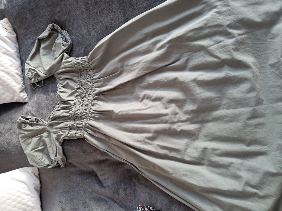 Sukienka zielona khaki Stradivarius xl