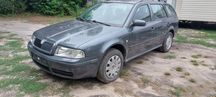 Skoda Octavia 1,6 całość lub na części