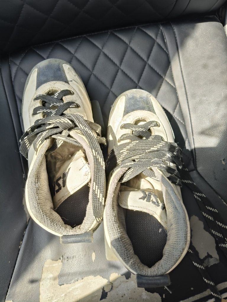 Patins para hóquei tamanho 36