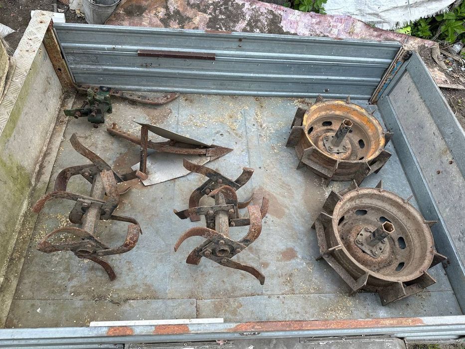 Продам мотоблок в комплекті