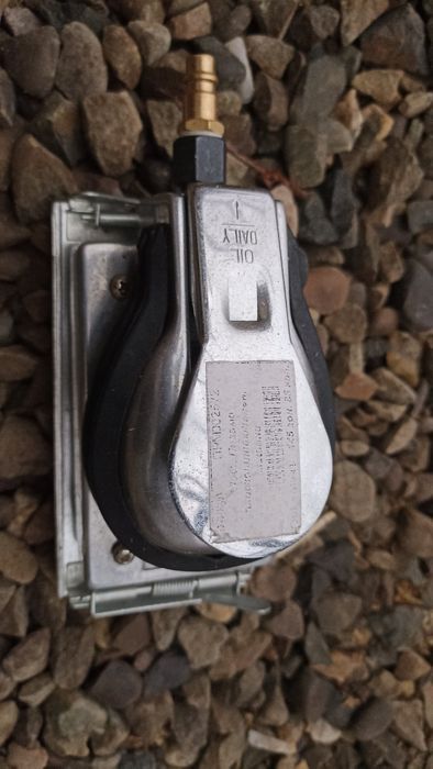 Пневмошліфмашка майже нова