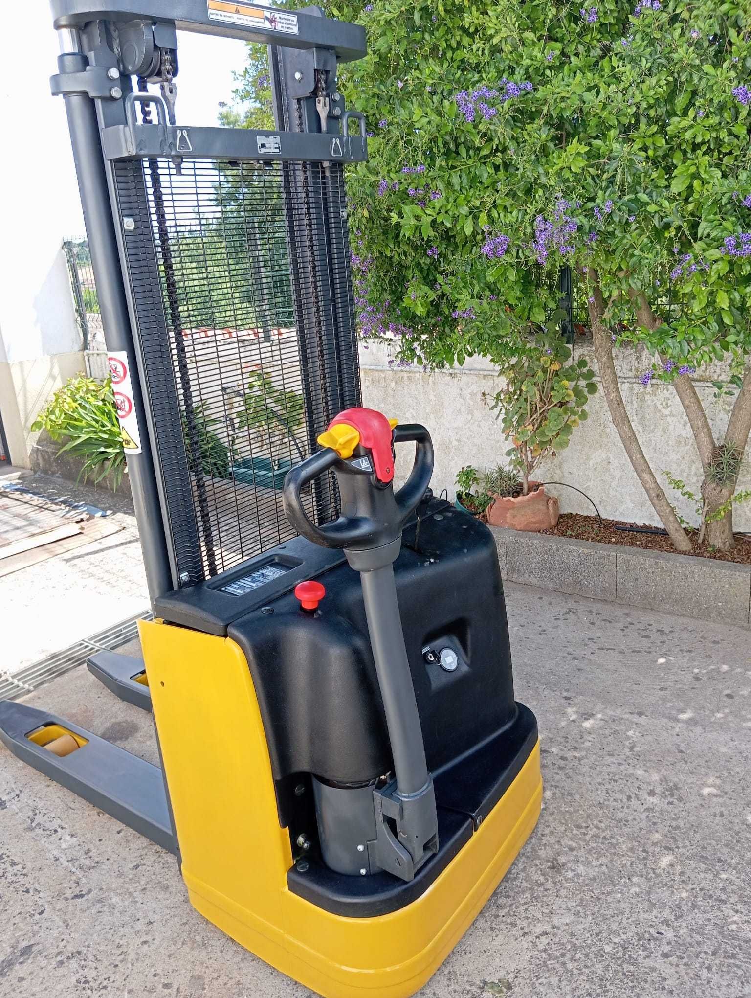 Stacker OM recondicionado