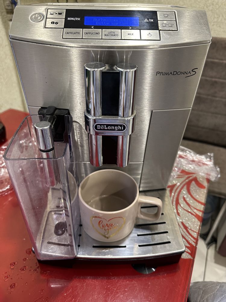 Кавоварка Delonghi  Prima Donna S