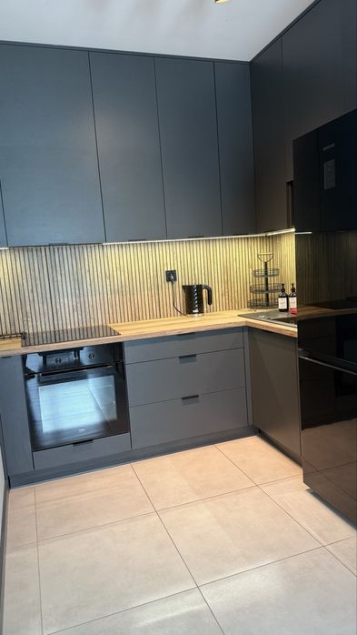 Apartament blisko lotniska, pokoje pracownicze self check in