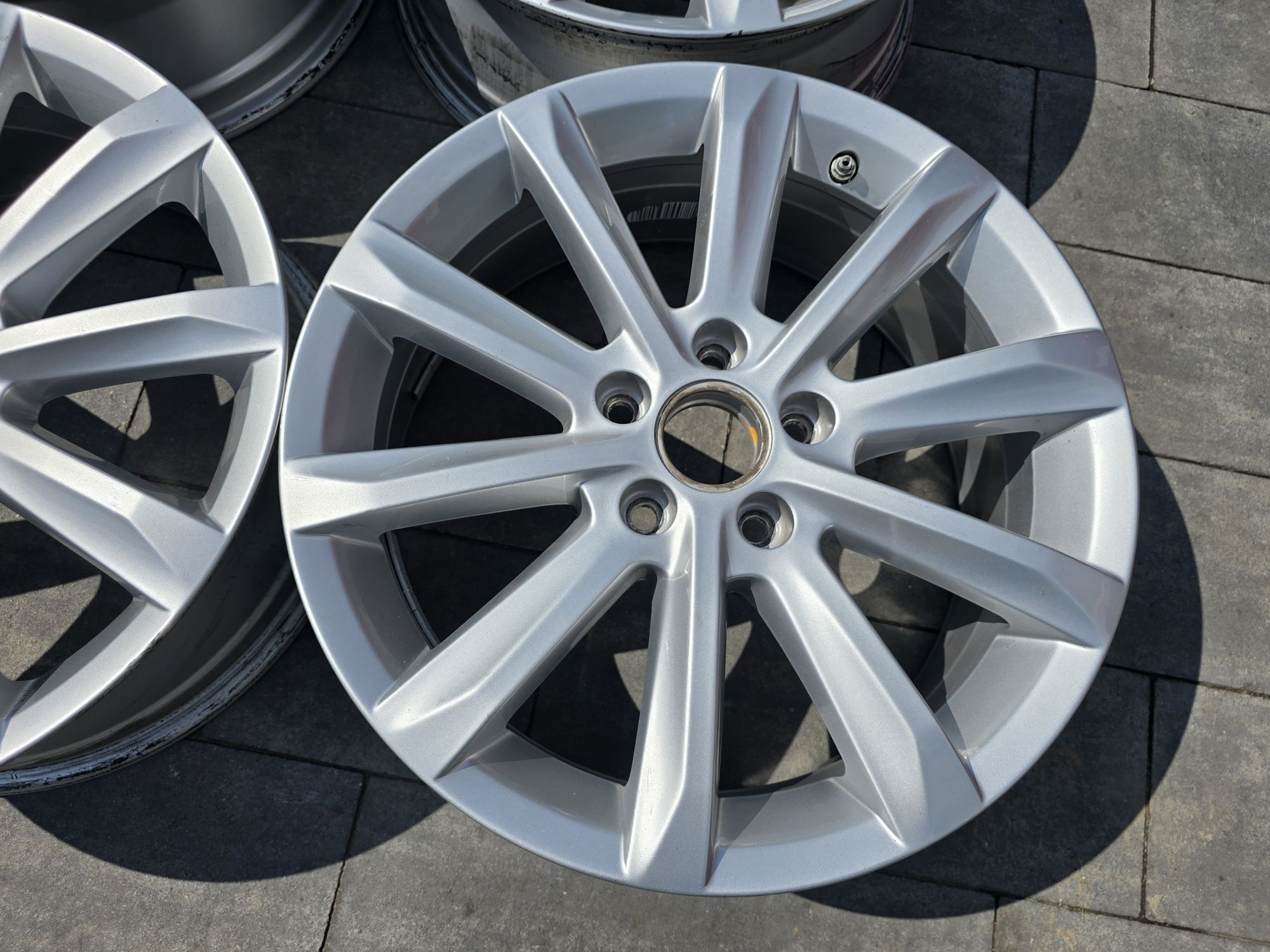 Alufelgi 17' VW Passat, golf,touran, seat, skoda