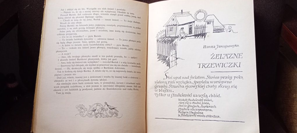 Książka "U Złotego Źródła"  zbiór baśni kilku autorów