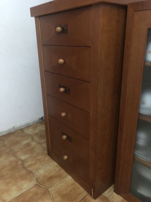 Camiseiro/cómoda em madeira