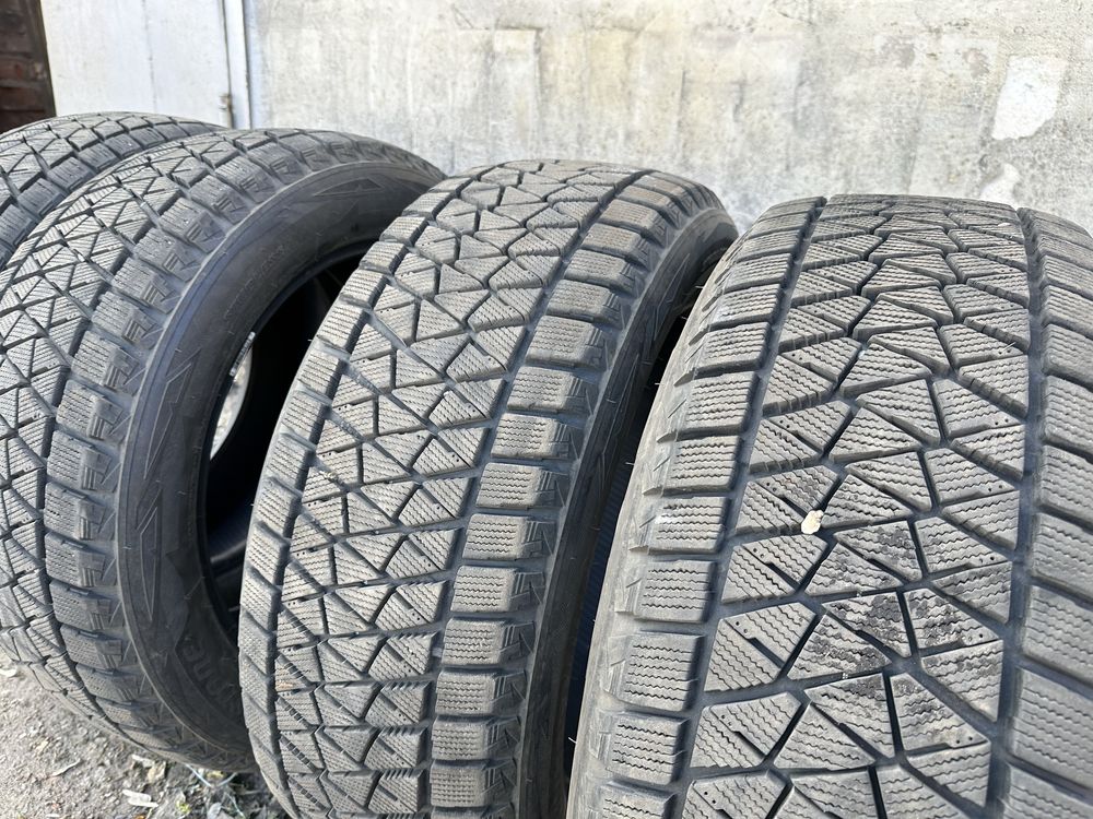 Шини 235/55R18 Blizzak DM-V2 100T TL Bridgestone