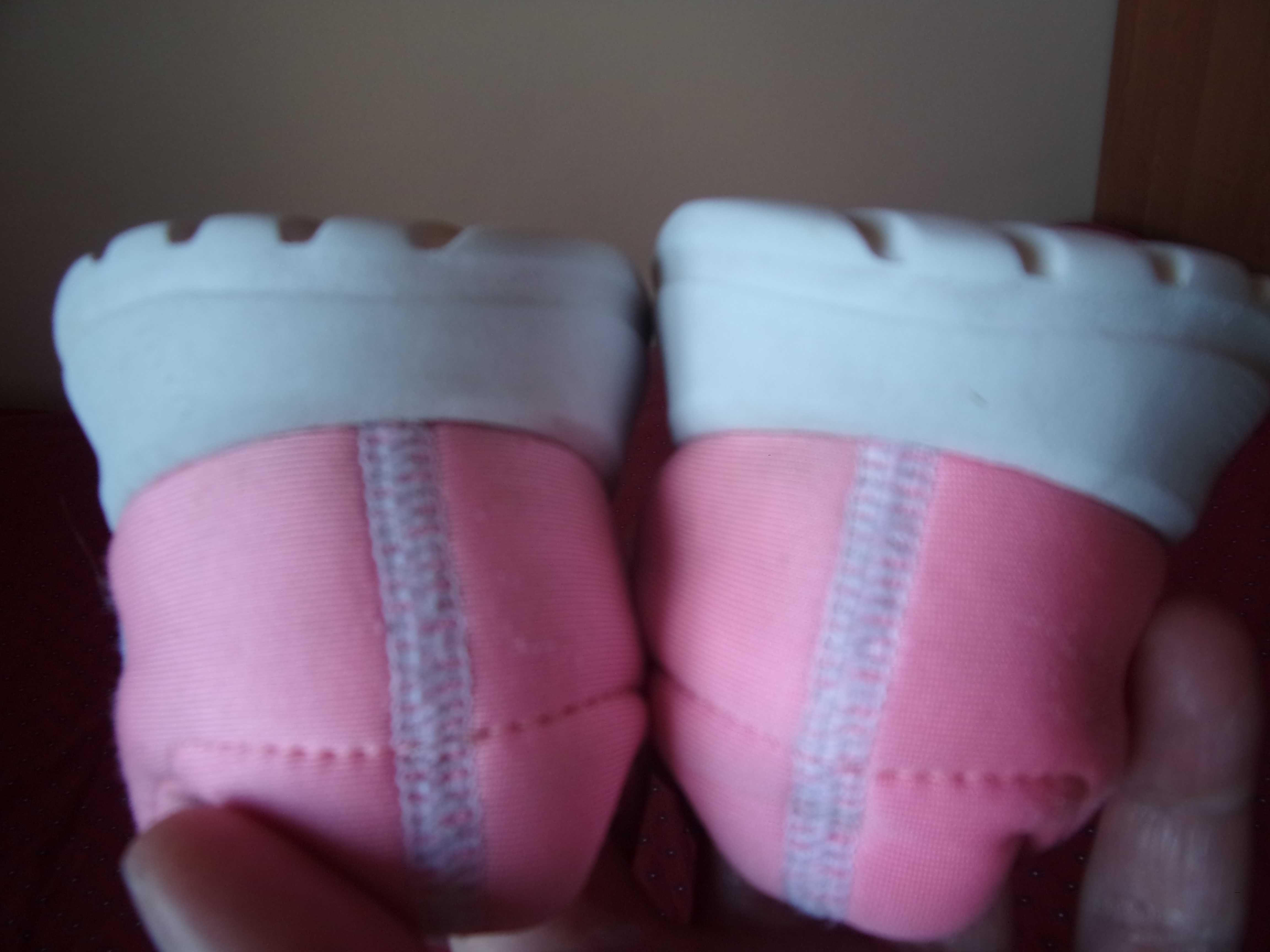 Lekkie buty sportowe dziewczynka 24 Adidas