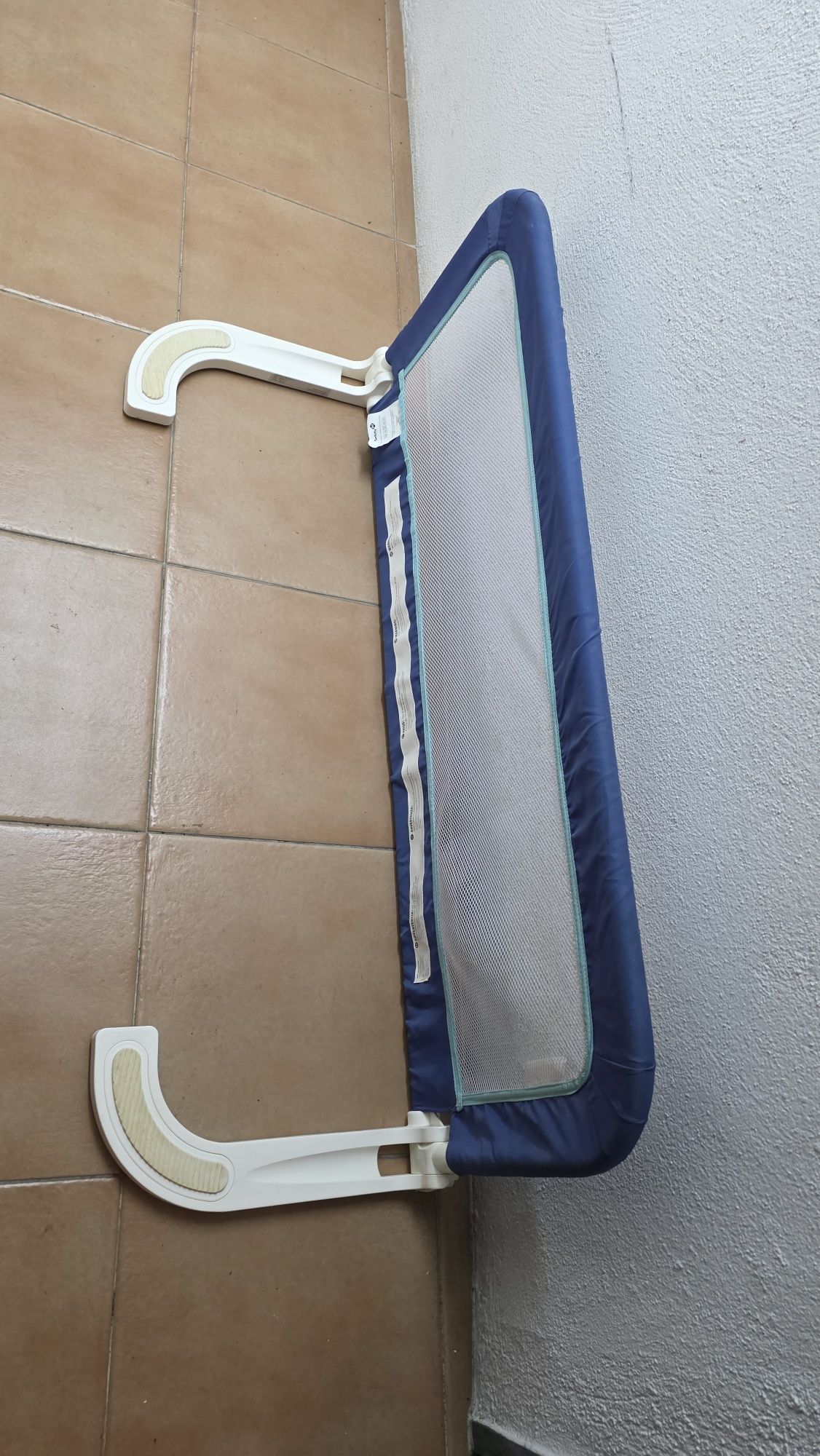 Barreira para cama dobrável