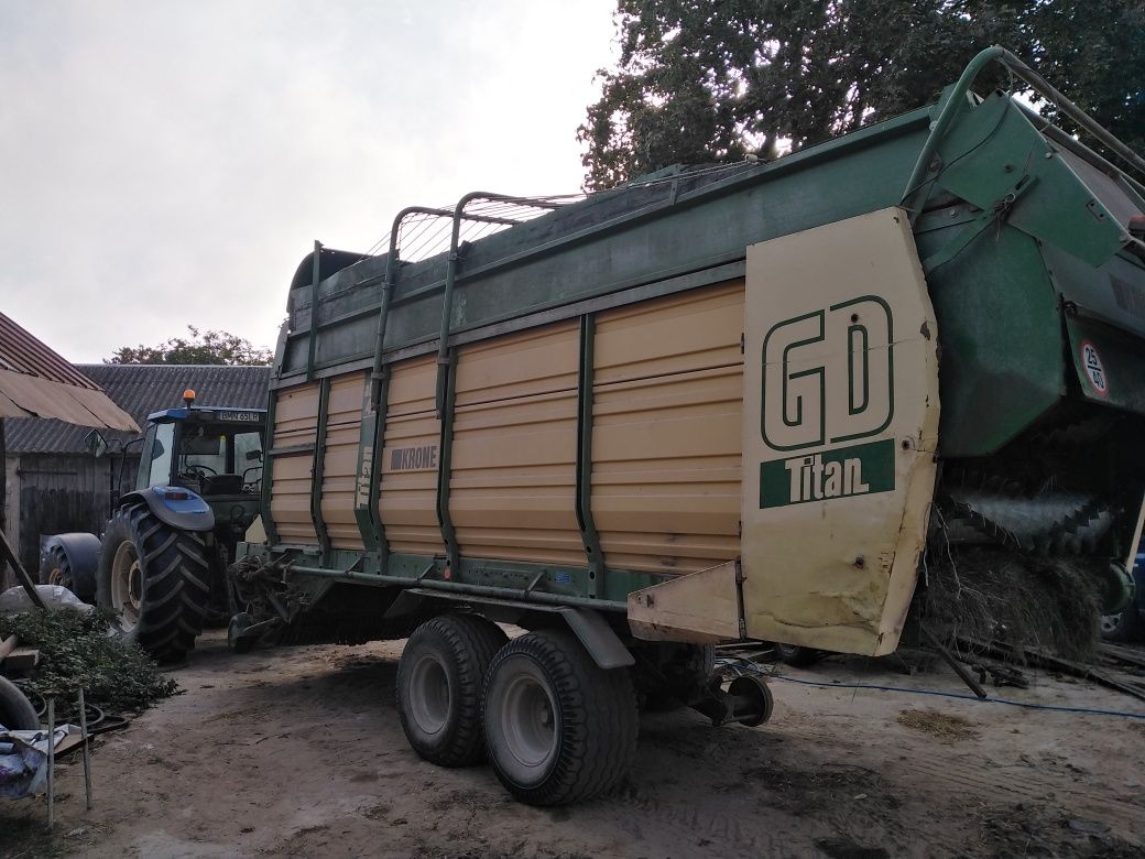 Przyczepa samozbierająca objętościowa Krone titan 42 zamieni