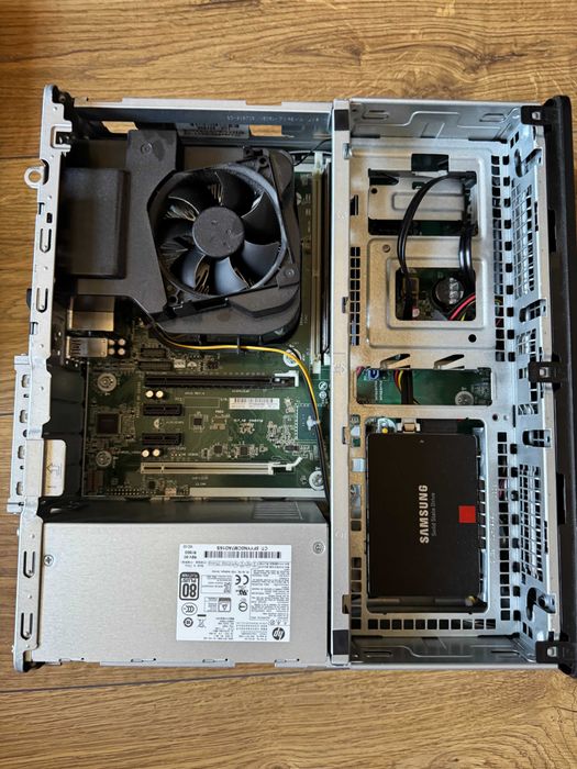 HP EliteDesk 800 G3 SFF - i7-7700 / 8GB RAM / 256GB SSD / Win10