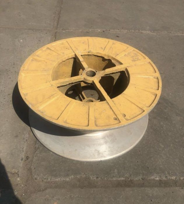 Котушка барабан до кабеля чи троса