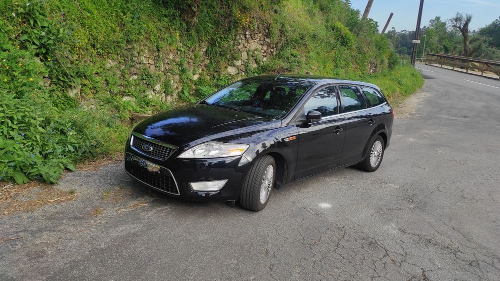 Ford Mondeo 1.8 com motor agarrado