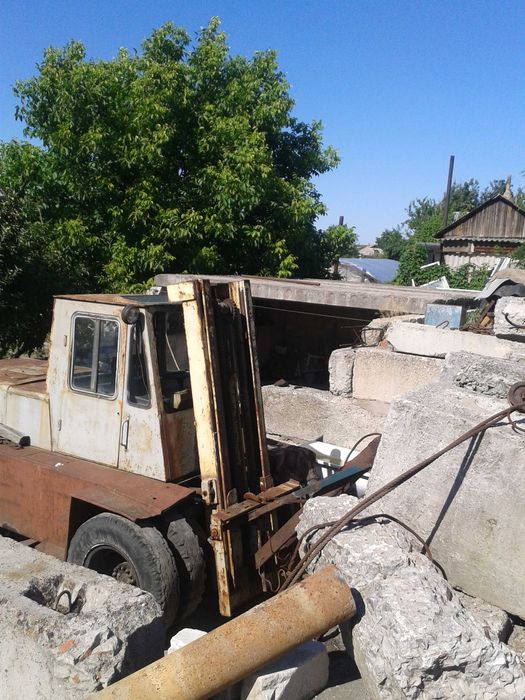 Погрузчик- спецтехніка