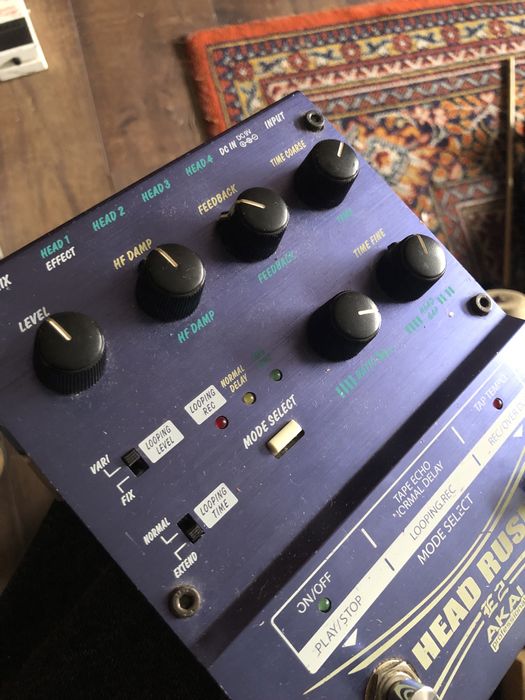 Akai E2 Head Rush delay/loop