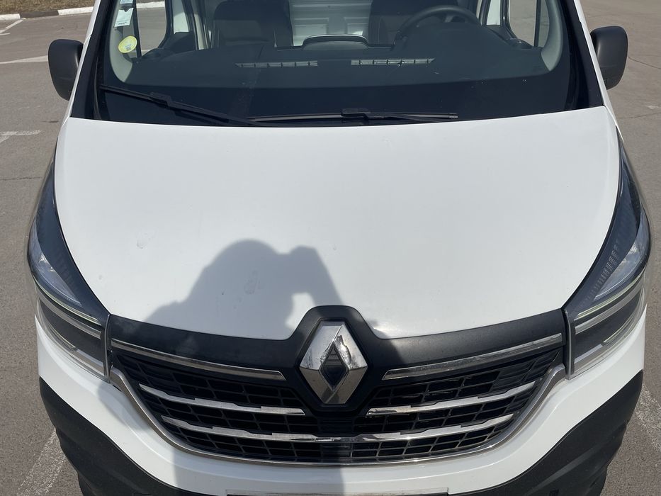 Капот з емблемою Renault Trafic 3 2.0 2019-2022 запчастини