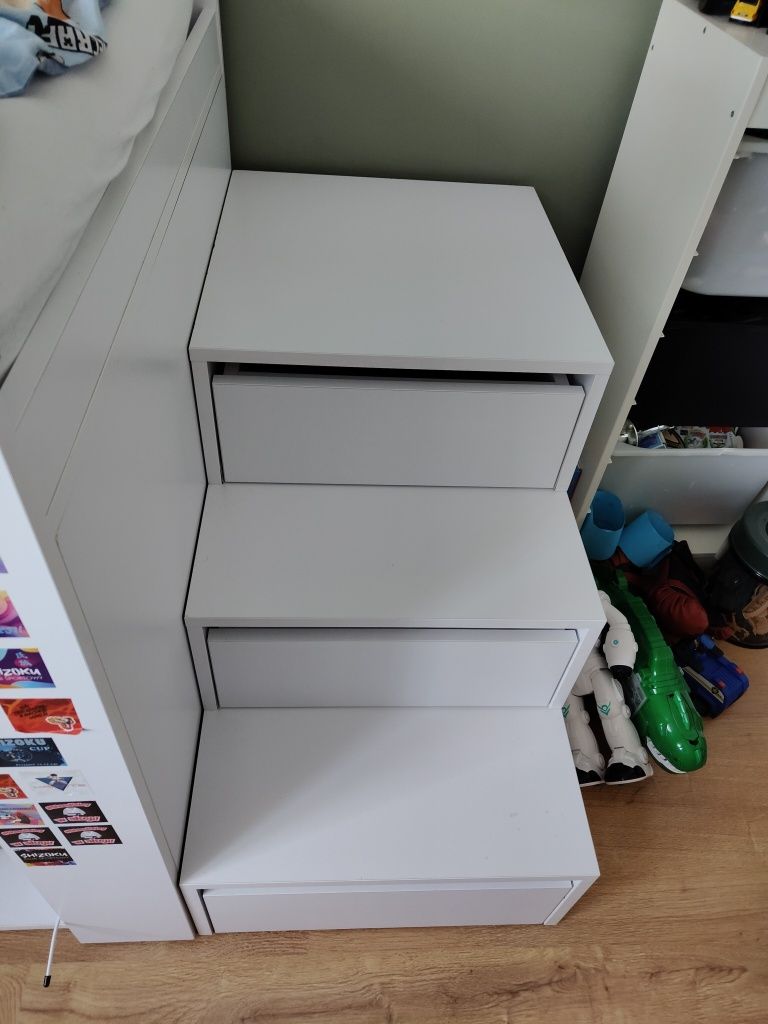Łóżko piętrowe z biurkiem