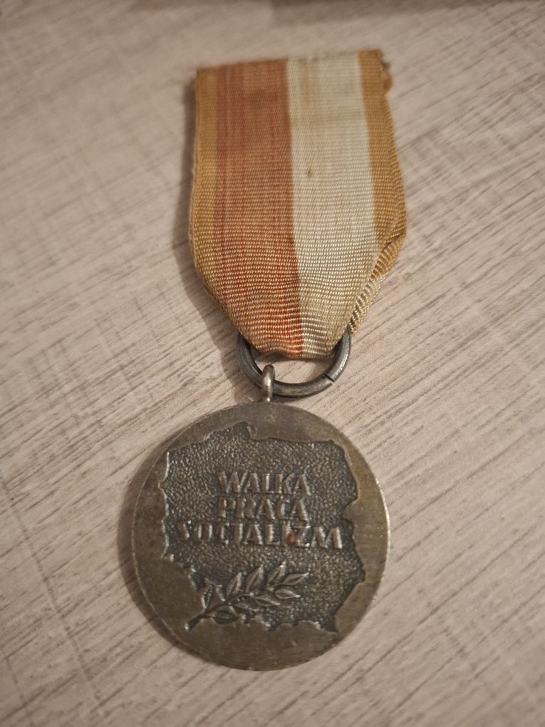 Medal,odznaczenie z PRL.Walka,Praca,Socjalizm