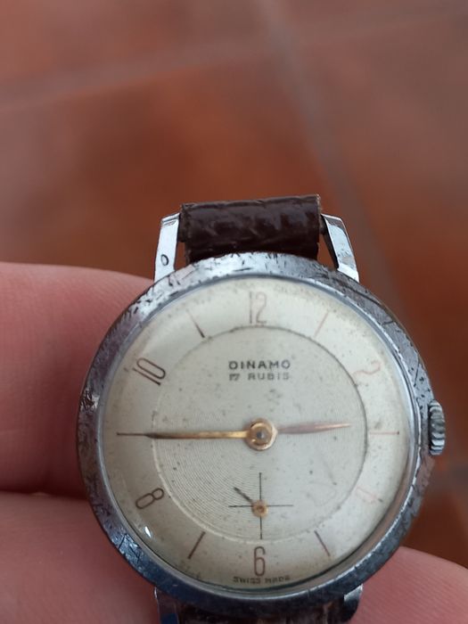 Varios relógios de senhora  avariados para colecionadores