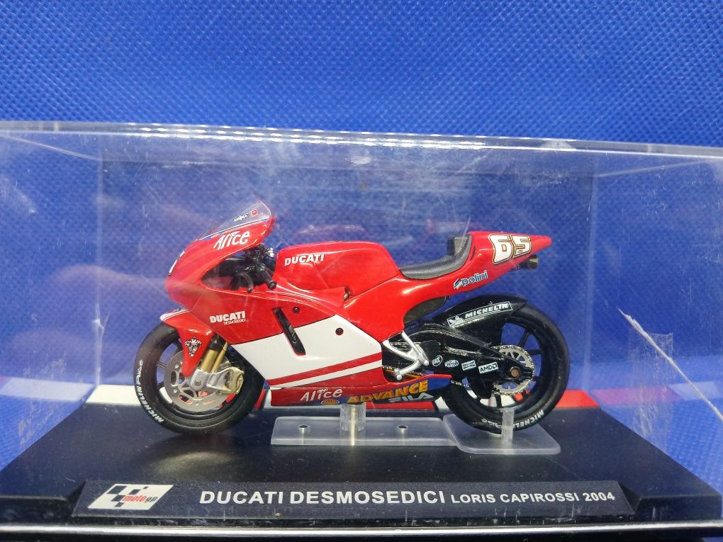 Miniaturas  Moto GP modelo 1/24 8 modelos  difrentes