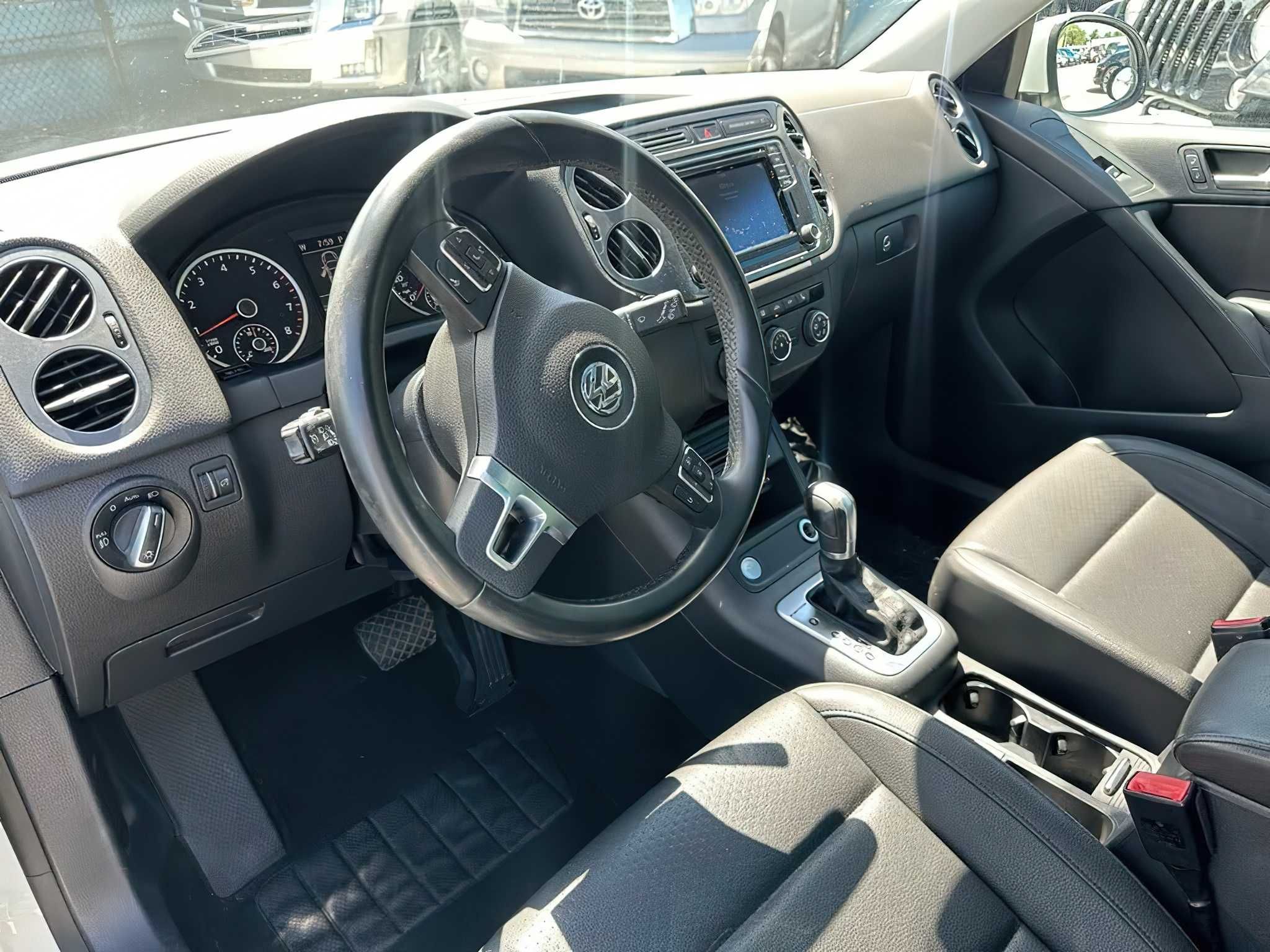 Volgswagen Tiguan  2016