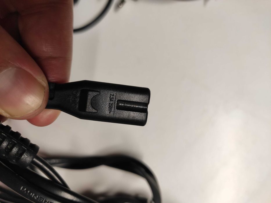 Cabo de alimentação C7 (Vários)