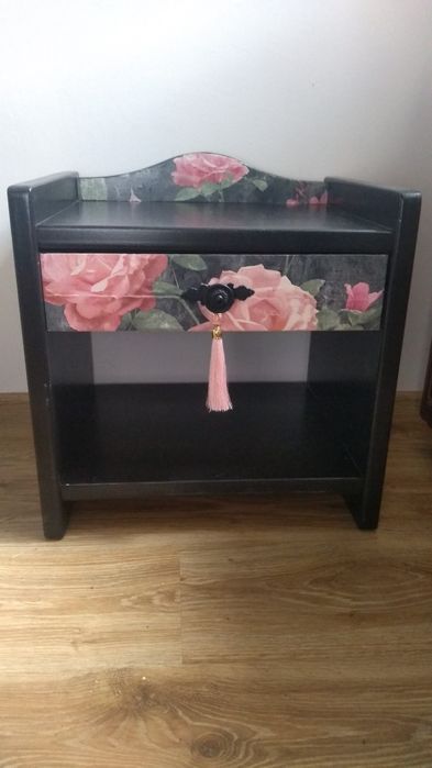 Stolik nocny, szafka nocna