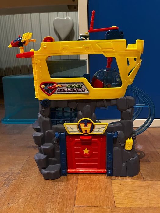 Super Zings Heroes Headquarters