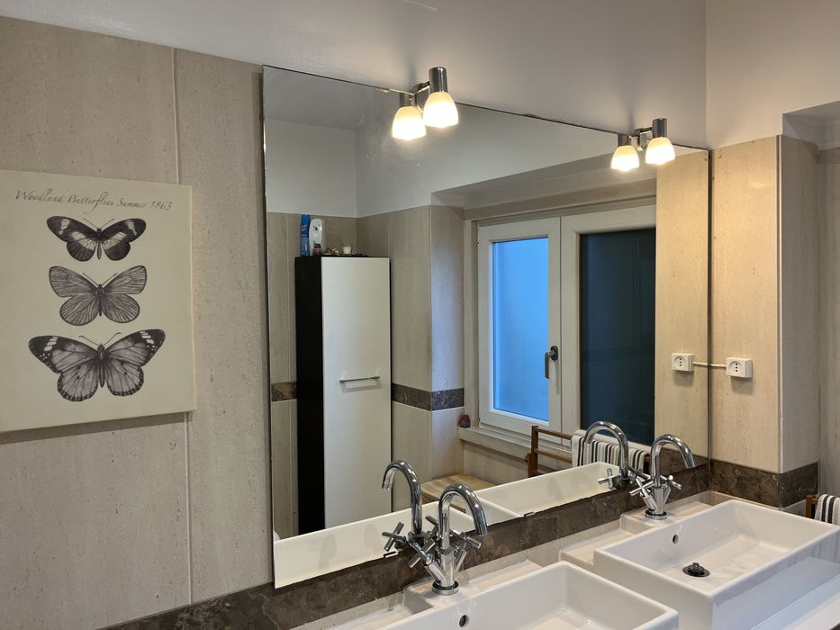 Espenho 140 x 96 cm, com iluminação e suportes