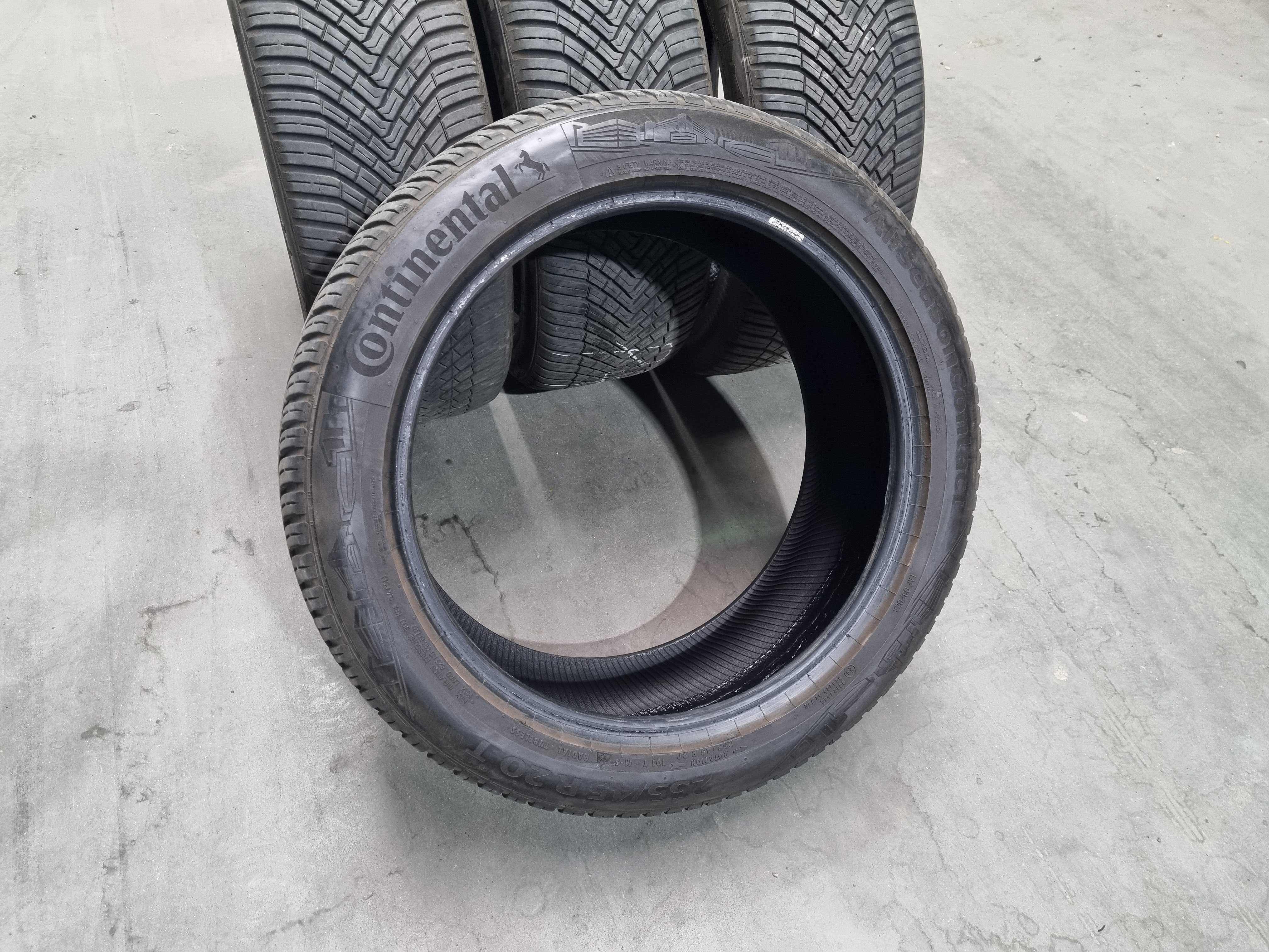 Opony wielosezonowe Continental AllSeasonContact 255/45R20 2022r, 7mm