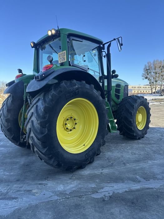 Трактор John Deere 7530