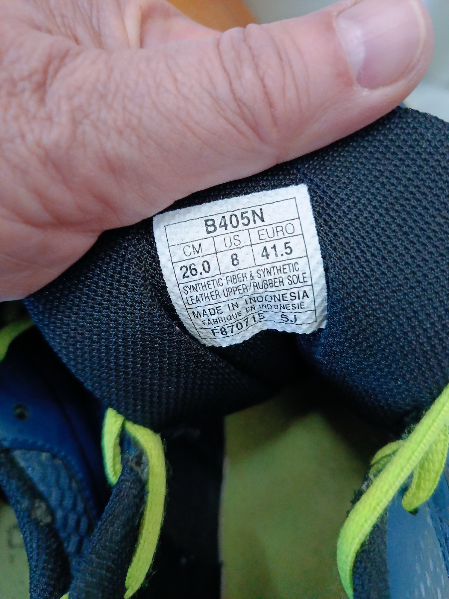 Asics buty sportowe na halę rozmiar 41,5