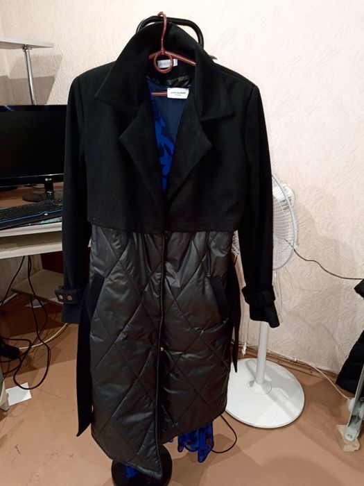 Пальто весняне продам