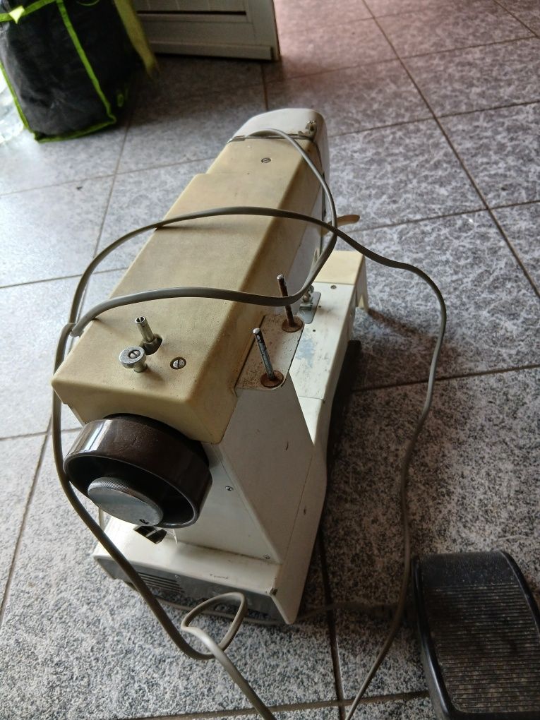 Máquina de costura