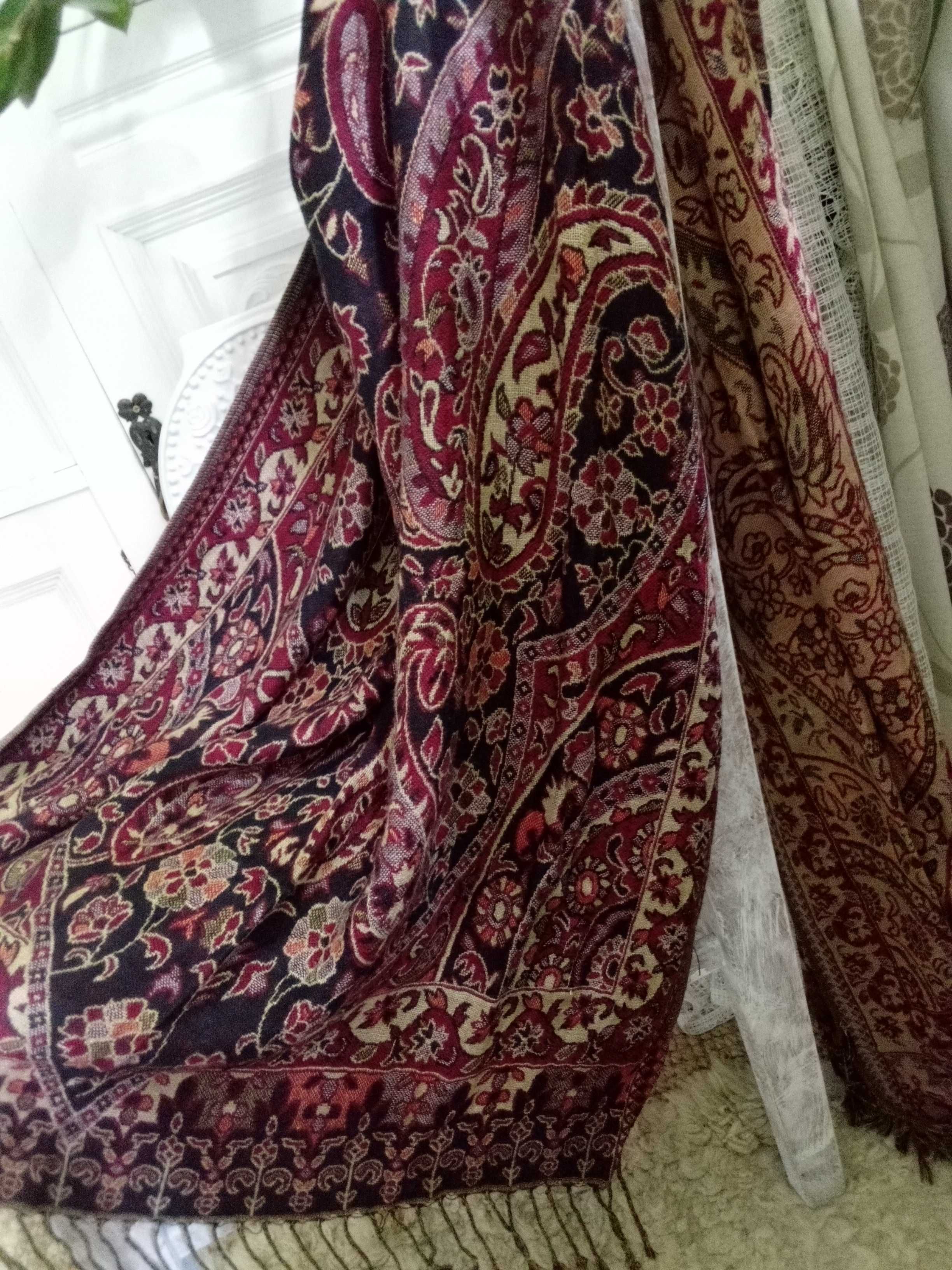 Jak NOWA chusta tkana orientalna oryginalna z Chorwacji