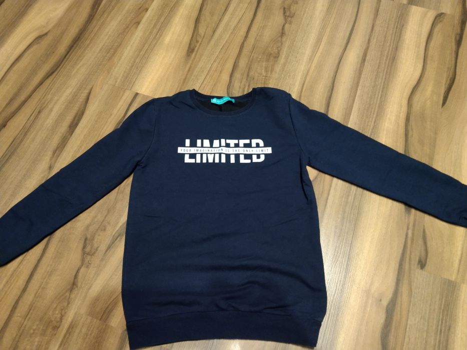 Bluza. Rozmiar 146.