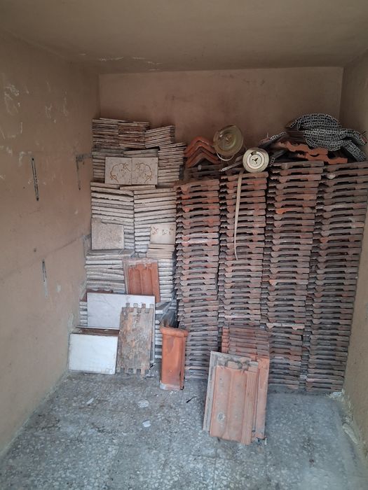 Telhas e azulejos antigos