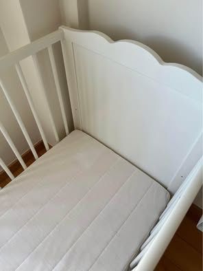 Cama de grades + colchão IKEA