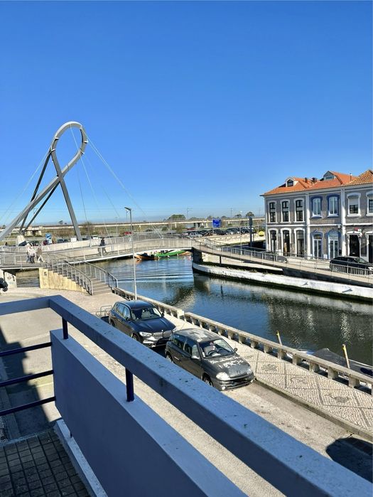 Quarto em Moradia T5 - Centro Histórico - (1 quarto Disponível)