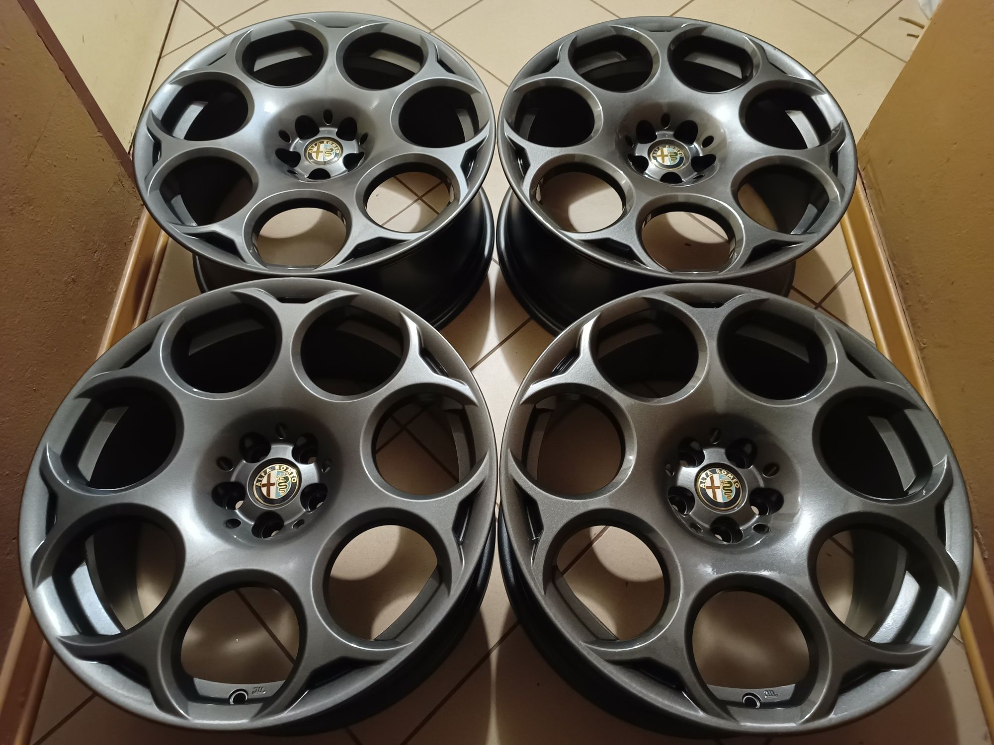 Felgi 5x98 18" Alfa Romeo GT Blackline II 147 156 GTV Spider GTA